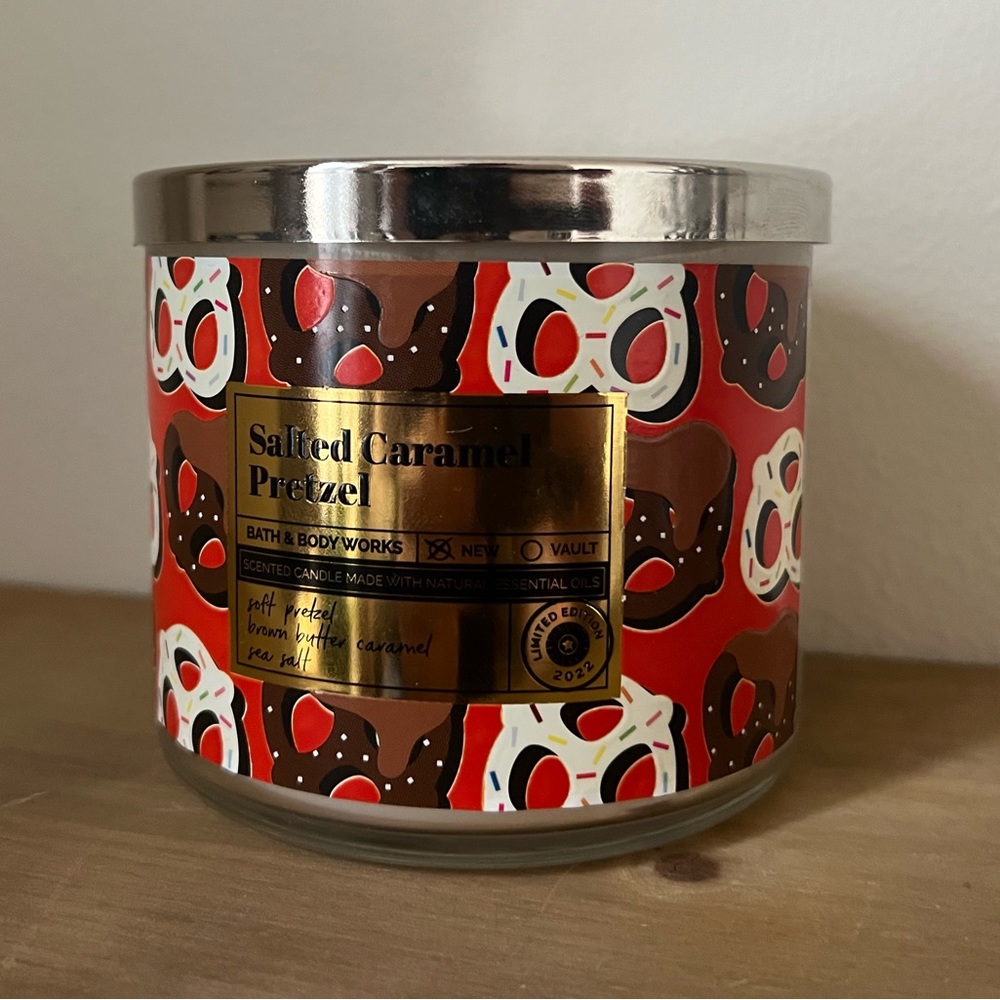 BBW SALTED CARAMEL PRETZEL 3-Wick Candle